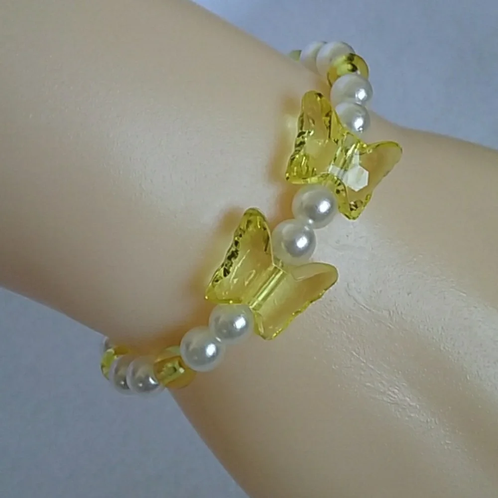 Girls yellow butterfly acrylic beaded stretch bracelet
